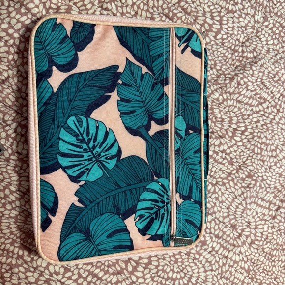 Yoobi Teal Leaf Pattern Tablet Sleeve - Picture 1 of 7